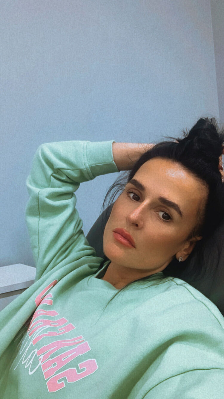  41523619  Aksana, 37 ,    