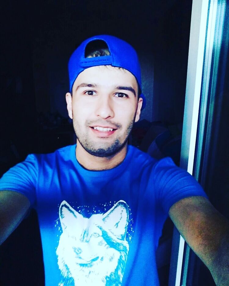  26481649  Kamil, 33 ,    