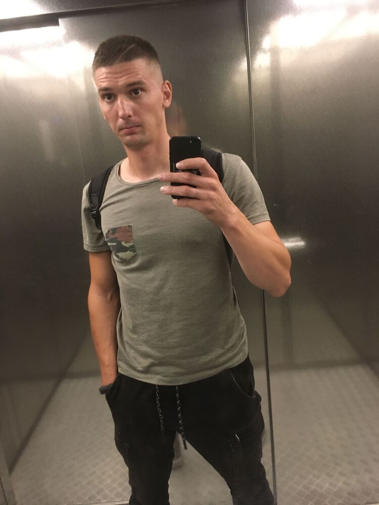  28473209  Daniil, 32 ,    -