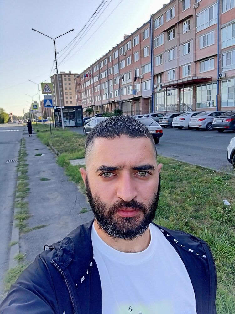  53198659  Artur, 30 ,    