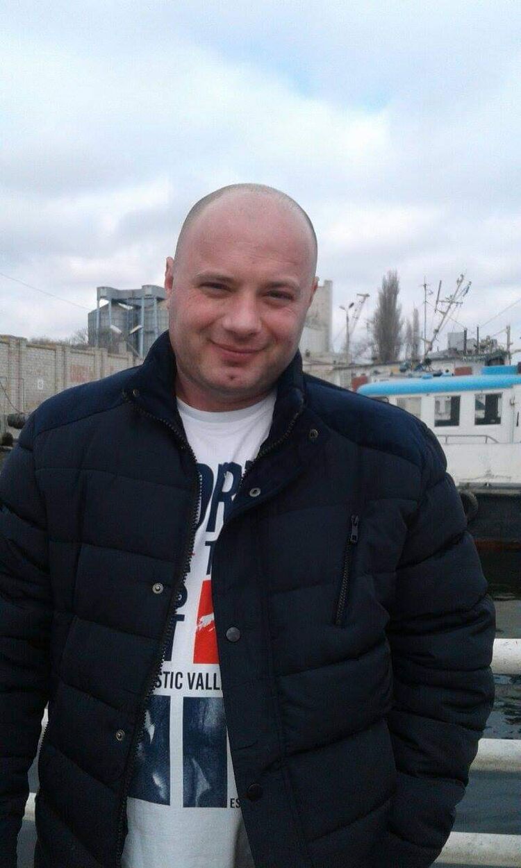  24794019  Vlad, 46 ,    