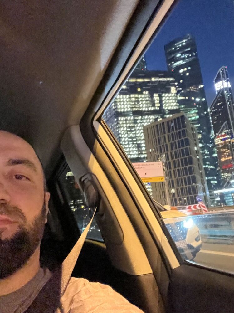  27106739  Adam, 29 ,    Canary Wharf