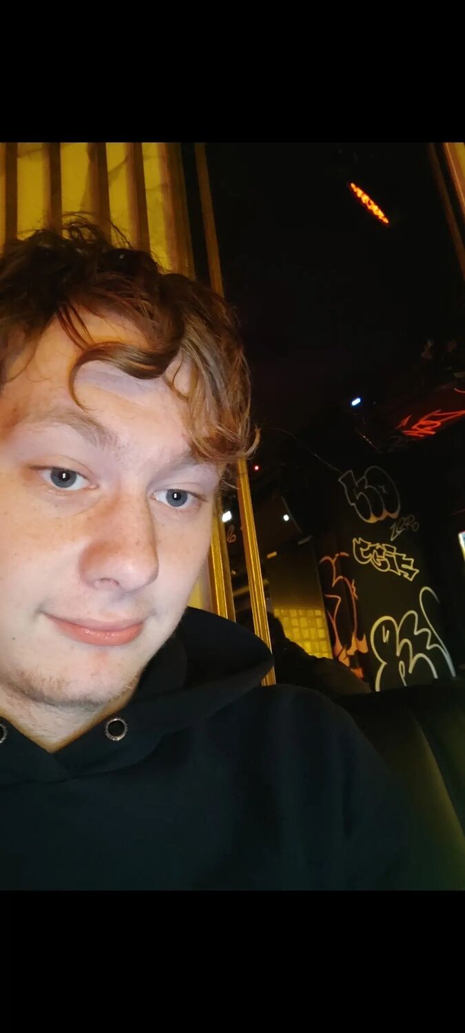  44639949  , 21 ,    -