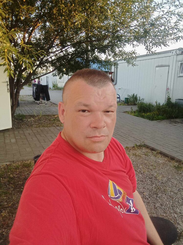  35595179  , 44 ,    