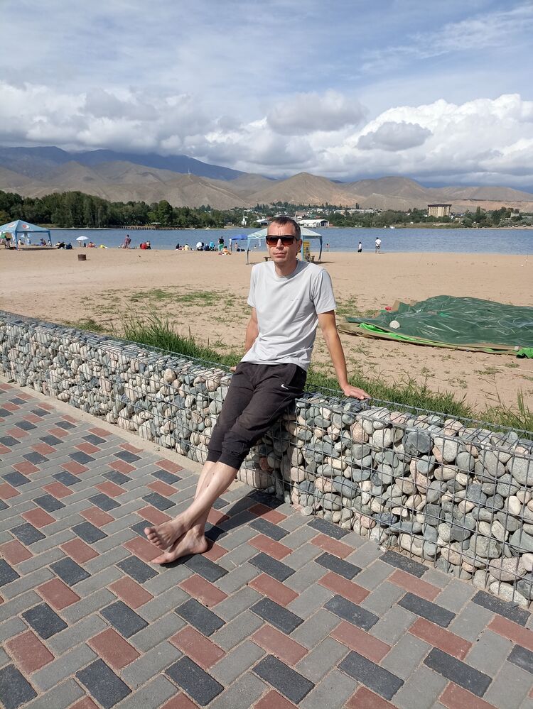  ,   Pavel, 40 ,   ,   