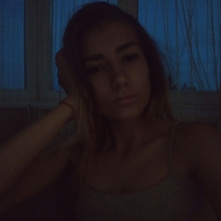  ,   Elli, 24 ,   ,   , c 