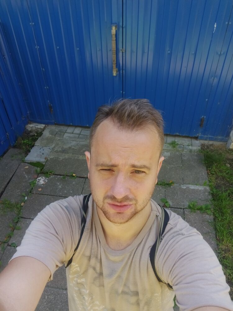  ,   Viktor, 27 ,   ,   