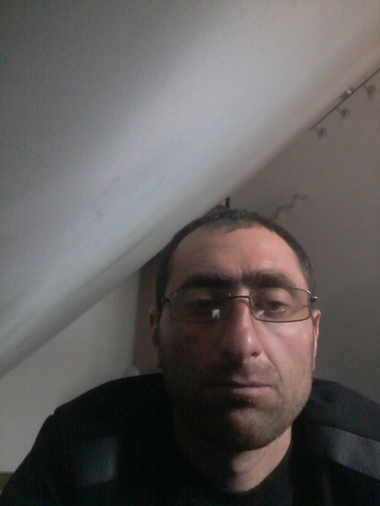  12275839  Artak, 45 ,    