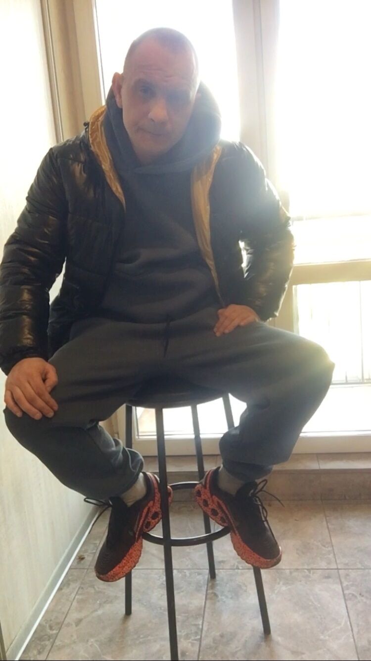  54575089  Alexei, 39 ,    