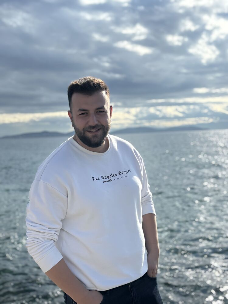  50356019  Tayfun, 28 ,    