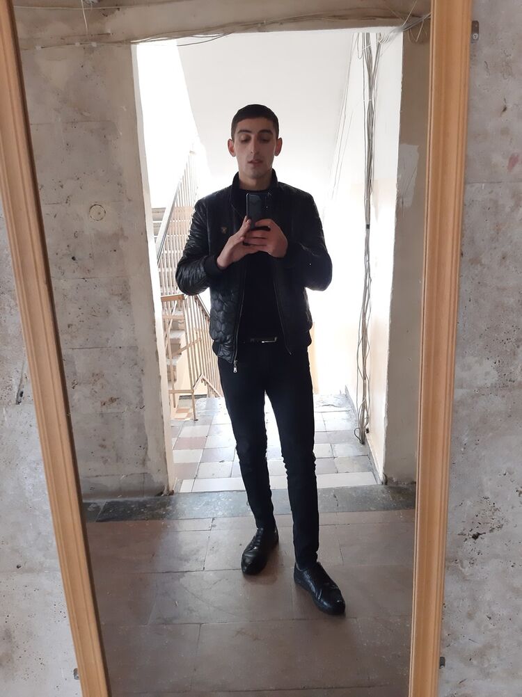  19119639  Karen, 26 ,    