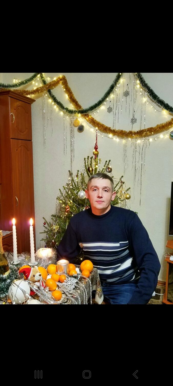  53275759  Nikolai, 47 ,    