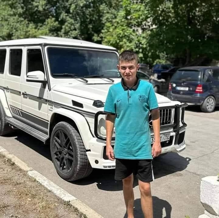  48996489  Mihail Ganea, 22 ,    