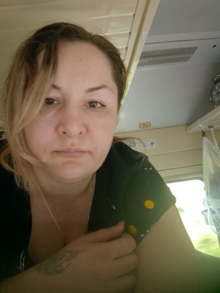  53137799  Lena, 38 ,    