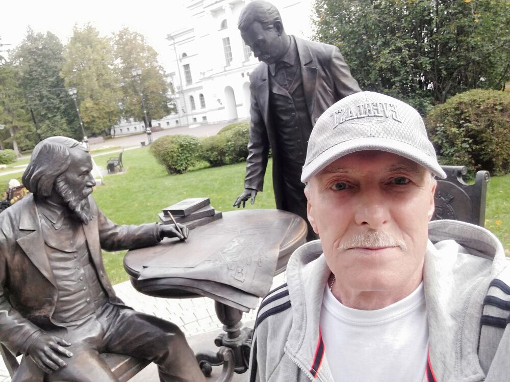  44182919  Sergej, 69 ,    