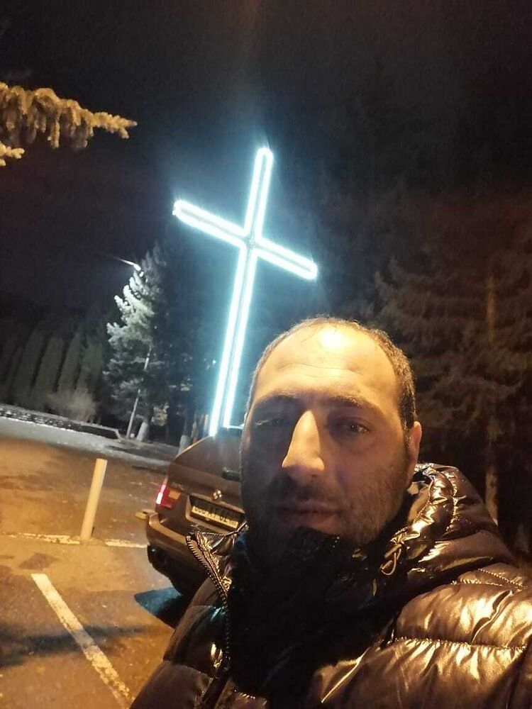  ,   Maksim, 39 ,   ,   