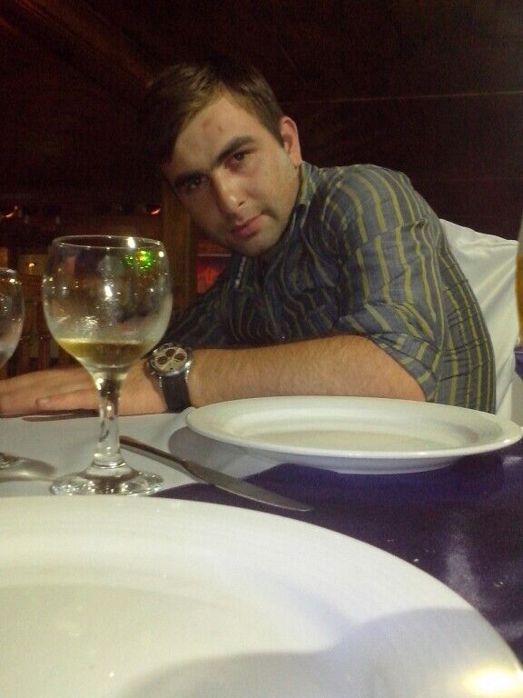  51302489  Zviad, 34 ,    