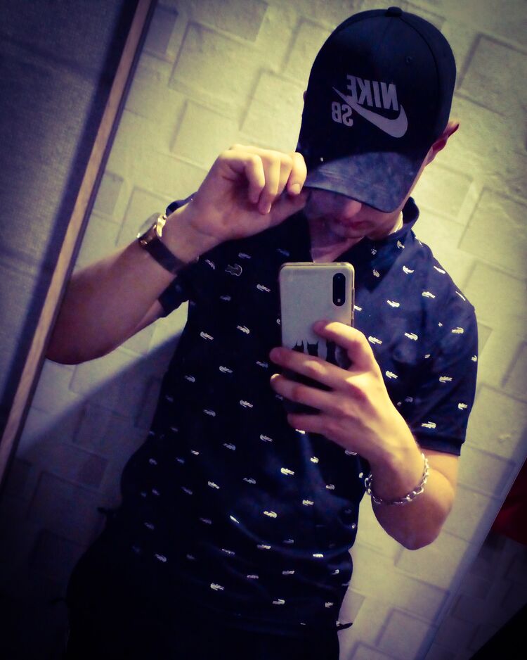  ,   Artyom, 21 ,   ,   , c , 