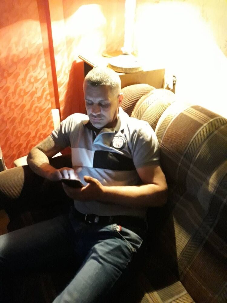  21069789  Joibro, 41 ,    