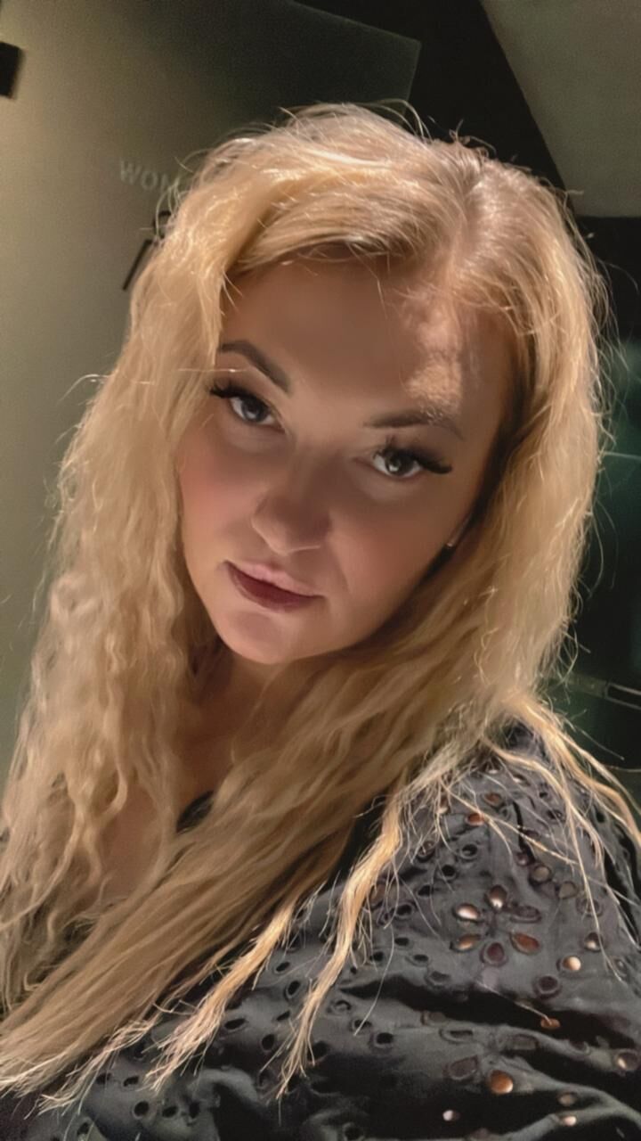  54596359  Vikiii, 26 ,    