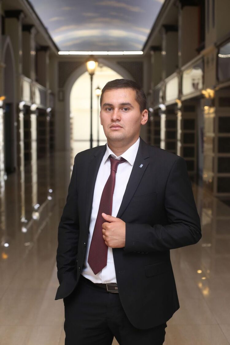  33800539  Farahzod, 30 ,    