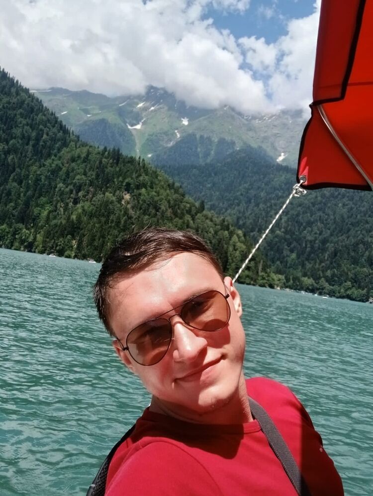  44273439  , 28 ,    -