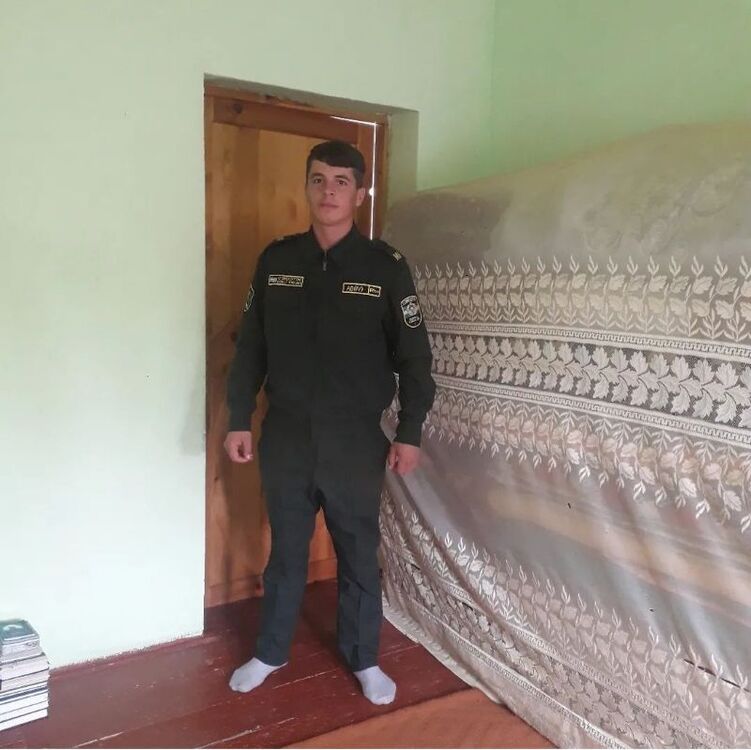  ,   Farrux, 25 ,   ,   