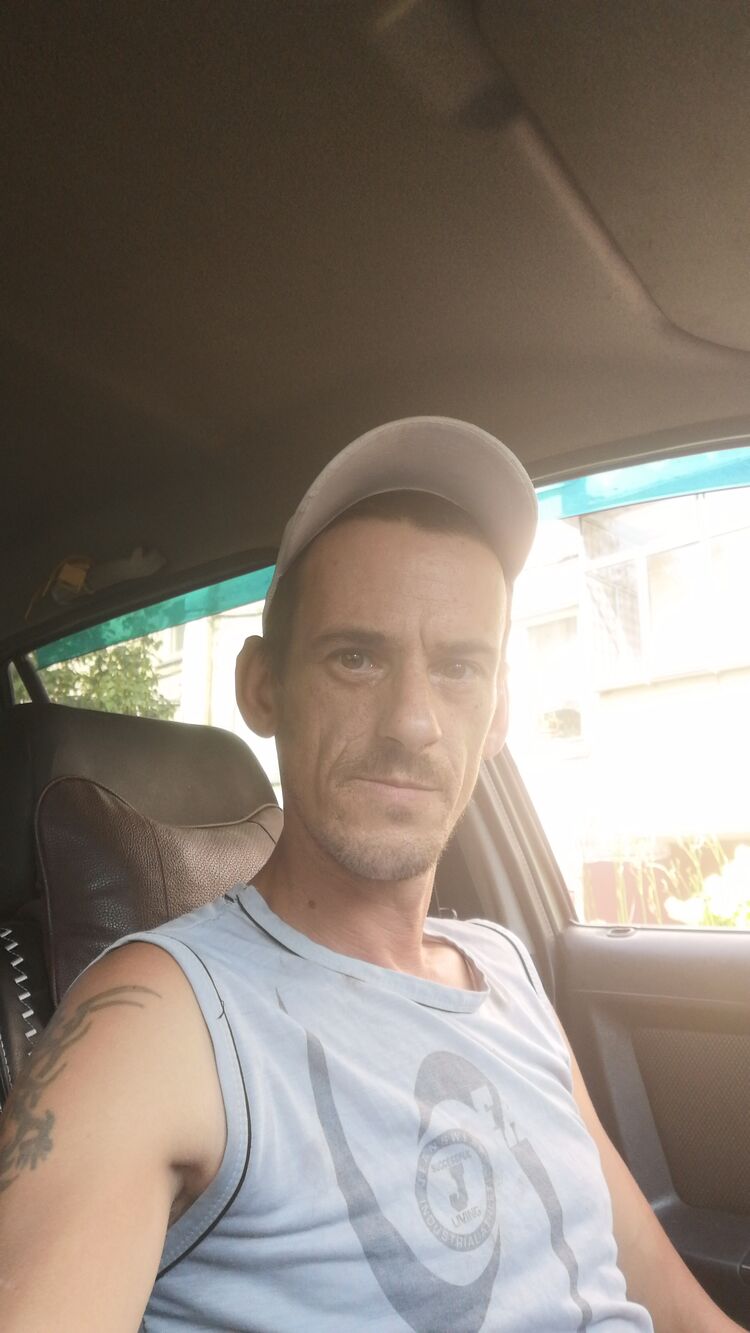  28217679  , 37 ,    