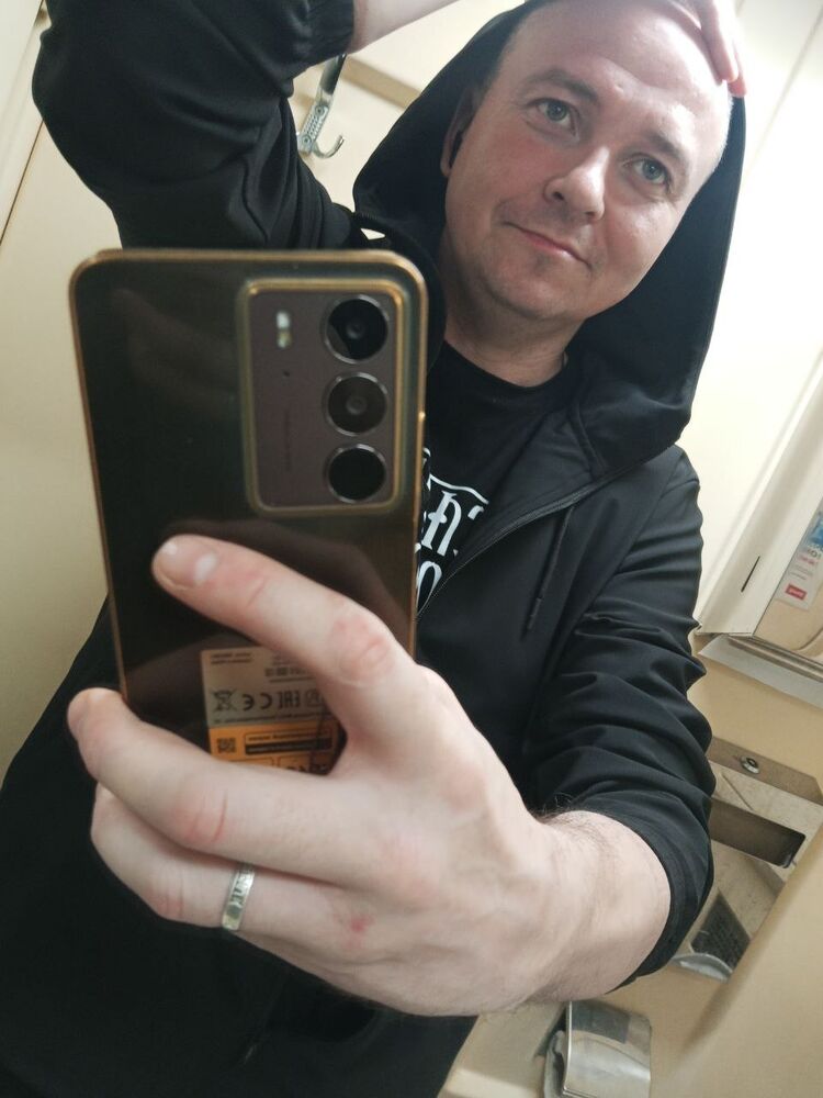  54464699  Dgonik, 39 ,    -