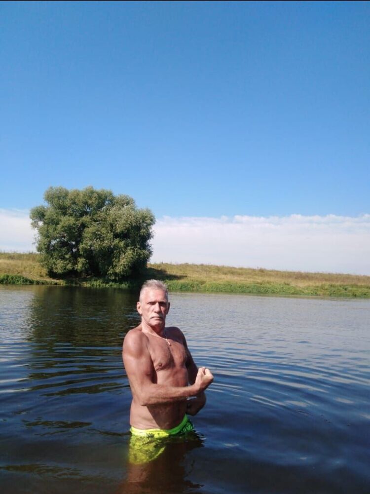  49303079  Andrey, 56 ,    