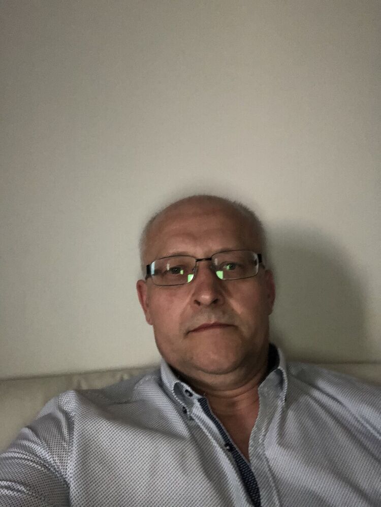 20987559  Igor, 55 ,    