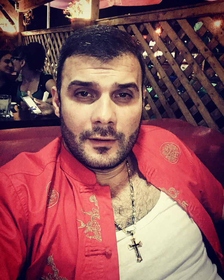  34842049  Leo, 37 ,    