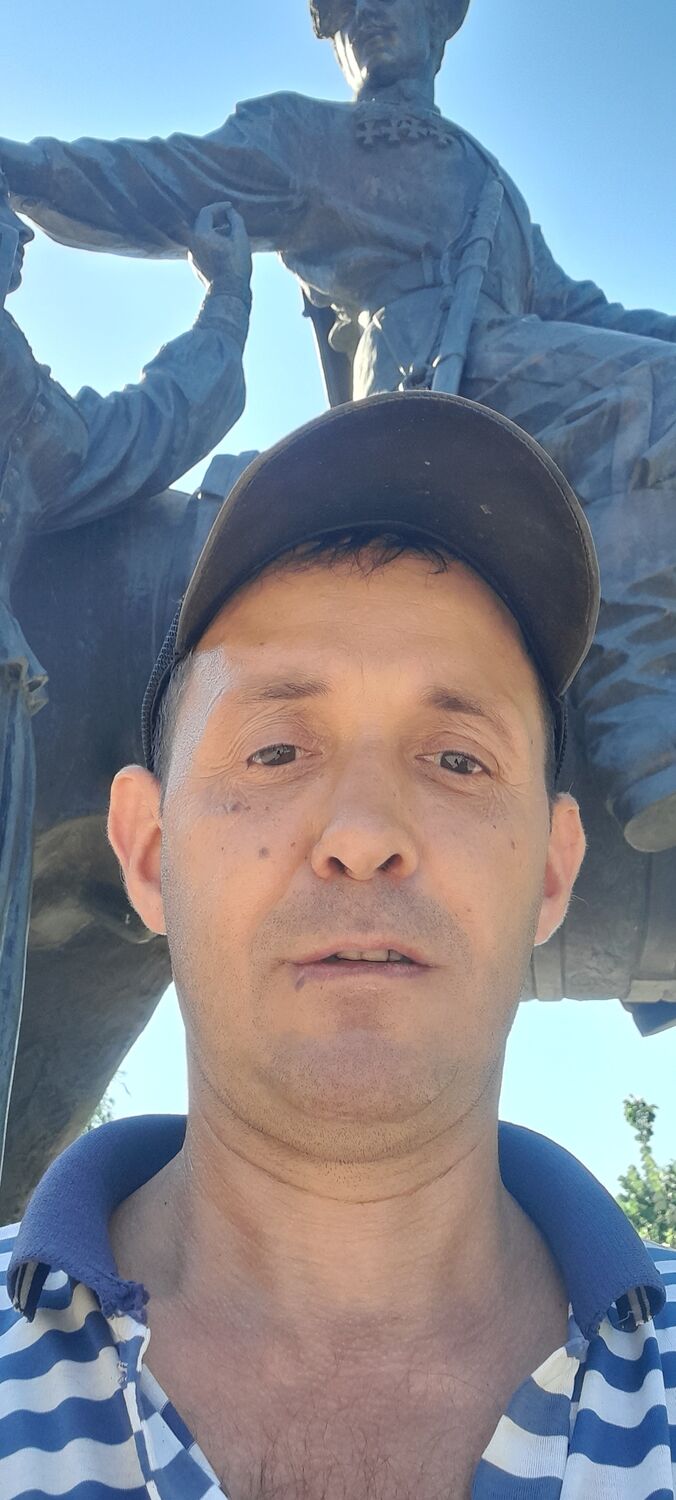  ,   Andrey, 49 ,   c 