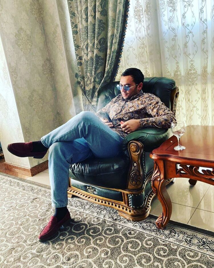  27682589  Sanjar aken, 33 ,    