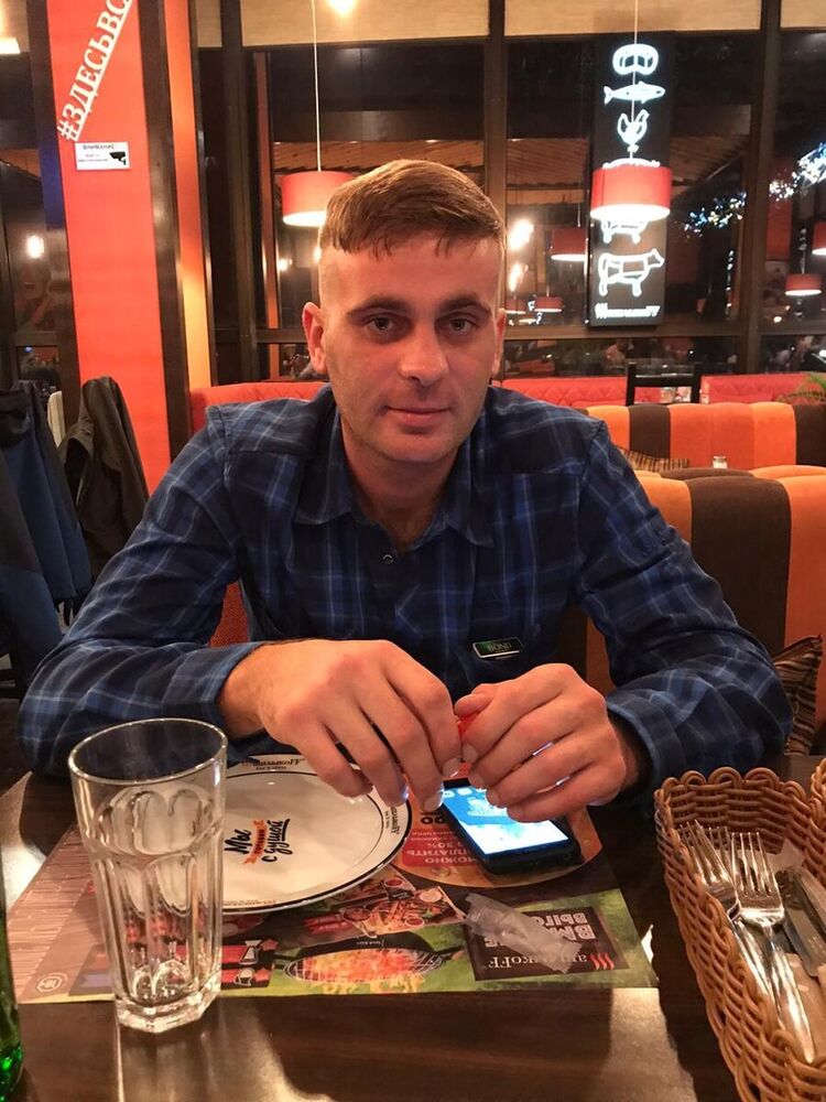 ���� 21815279 ������� ˸���, 37 ���, ���� ���������� � �����������