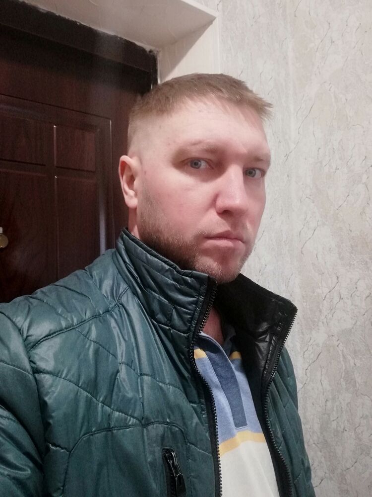  41113489  Stanislav, 39 ,    