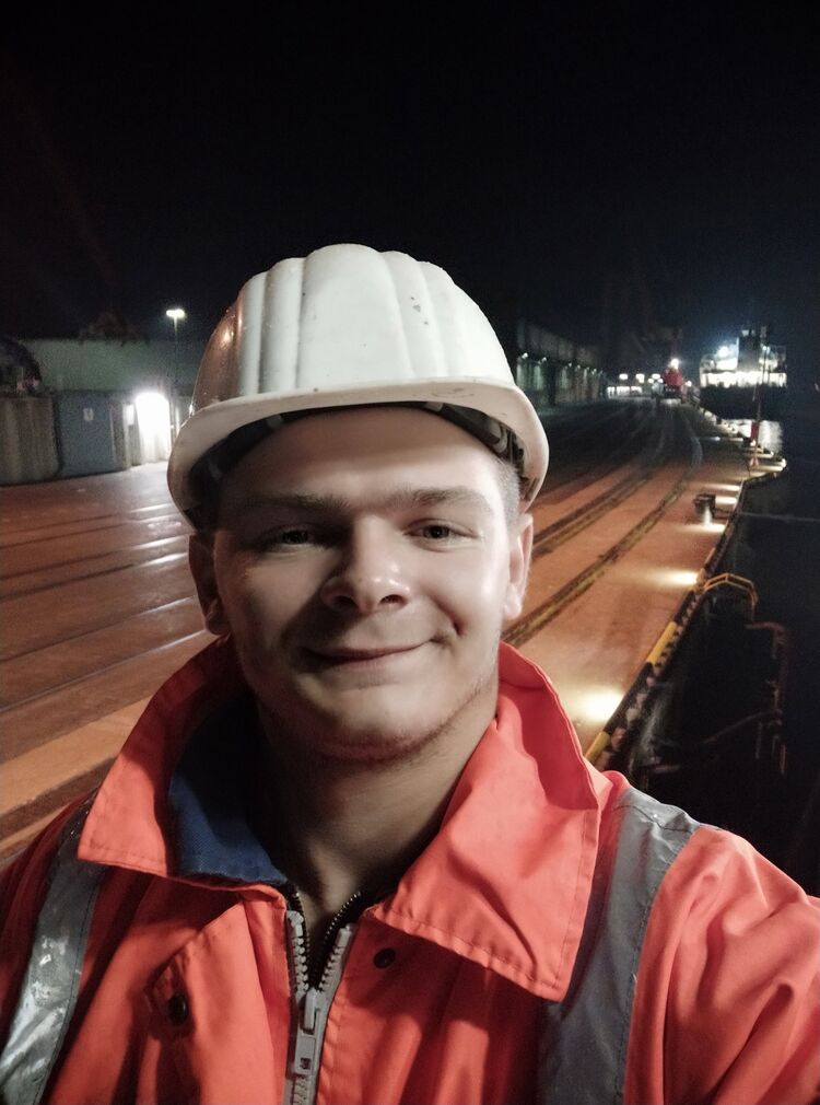  ,   Vlad, 22 ,   ,   