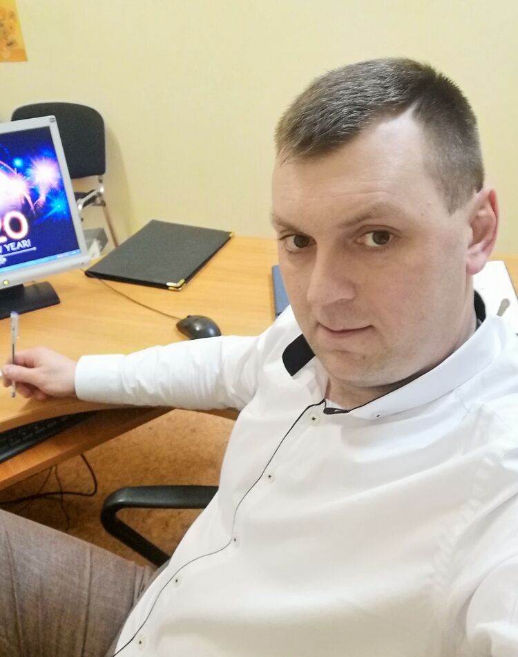  27653299  Igor, 41 ,    