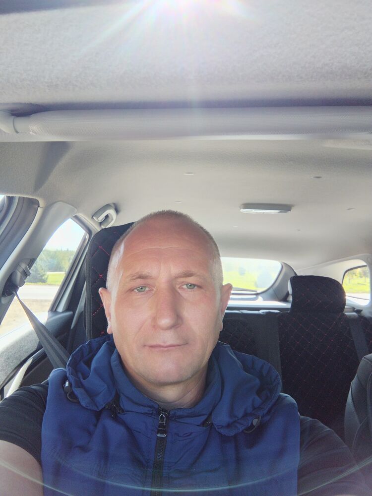  29776109  Mikhail, 48 ,    