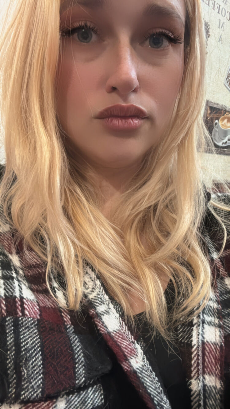  47894059  Viktoria, 28 ,    