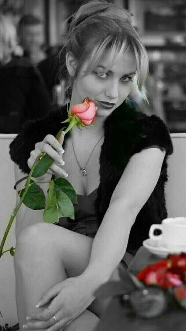  36687769  Annamopovova, 45 ,    