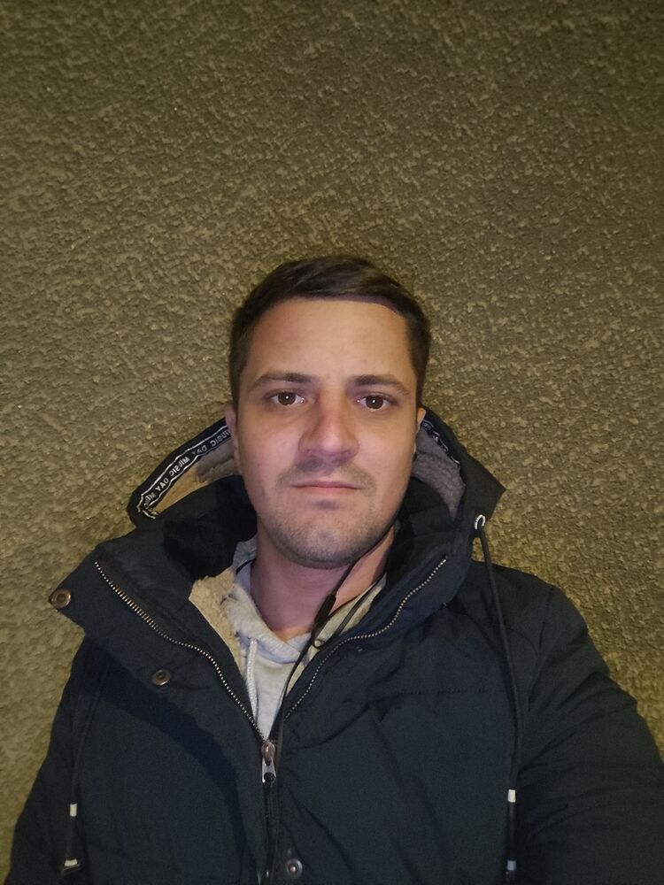  52285739  Marin, 32 ,    