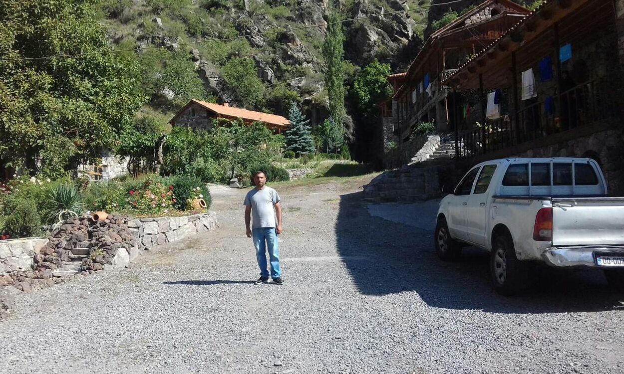  42967269  Ovik, 46 ,    