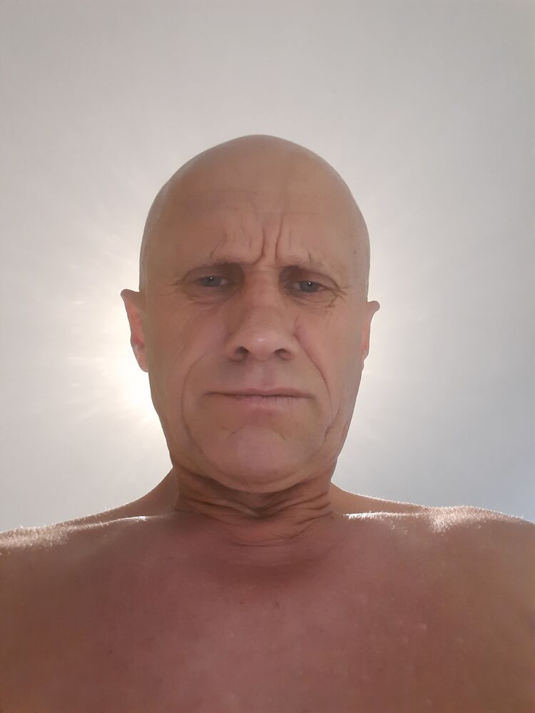  46302539  Stas, 60 ,    
