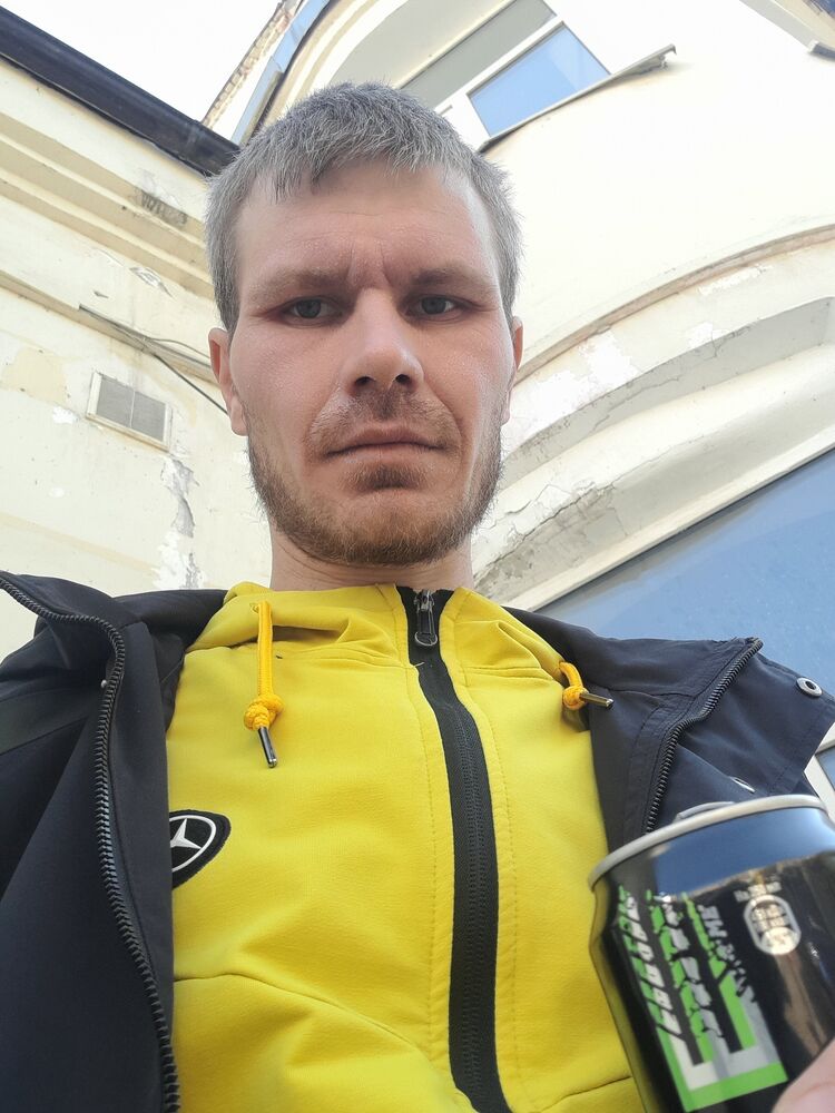  34347019  Viktor, 34 ,    