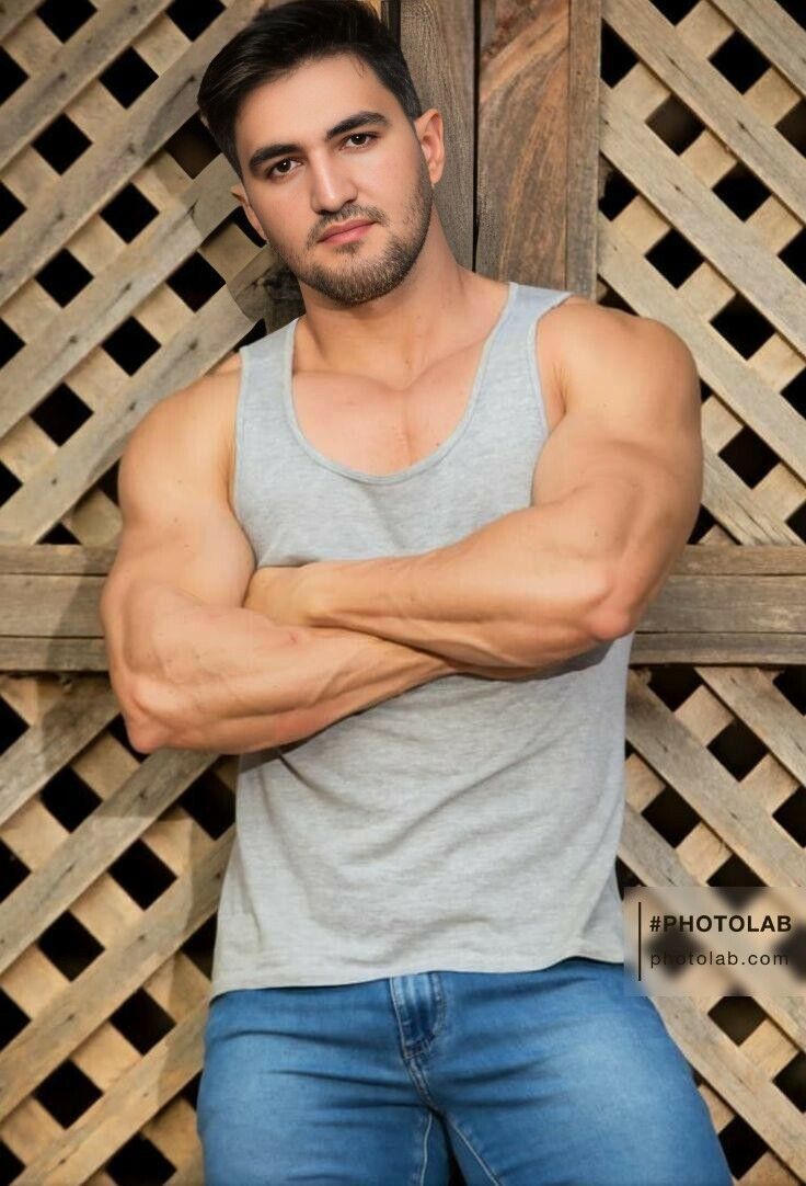  50454279  Dovlet, 32 ,    