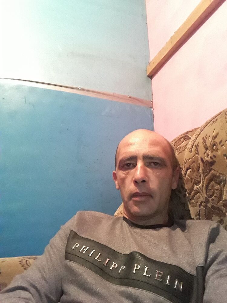  ,   Karen, 44 ,   ,   , c 