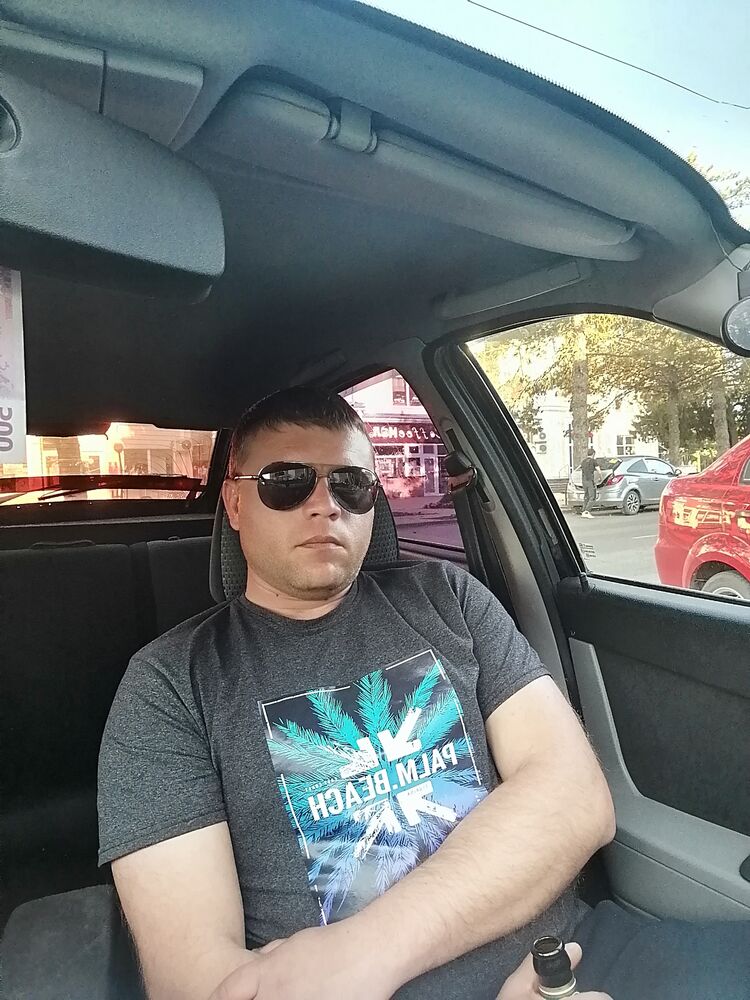  31975839  Sergey, 35 ,    