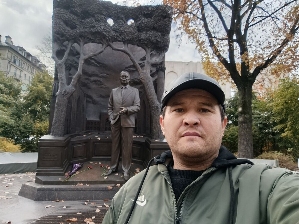  54478459  Abdurashid, 41 ,    