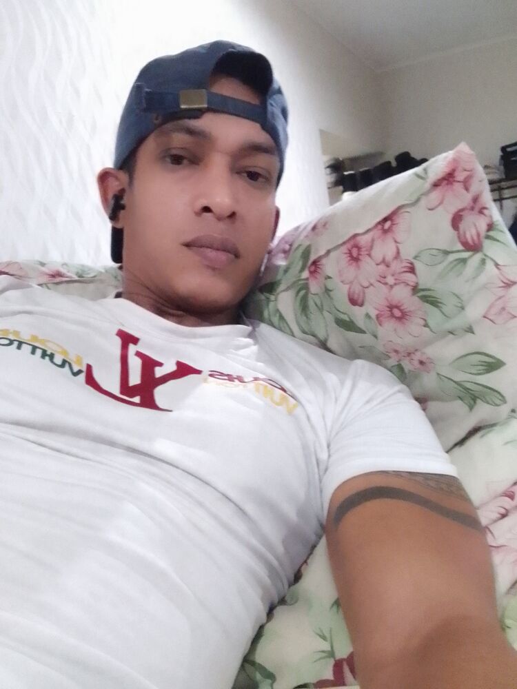  48927379  Yunior, 36 ,    